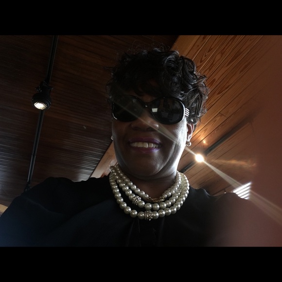 Meet your Posher, Tina - Picture 1 of 1